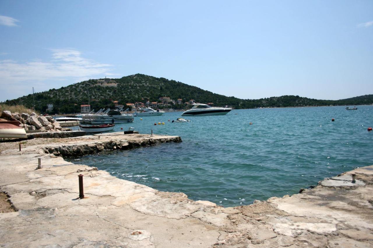 Apartments By The Sea Tisno, Murter - 5141 Buitenkant foto
