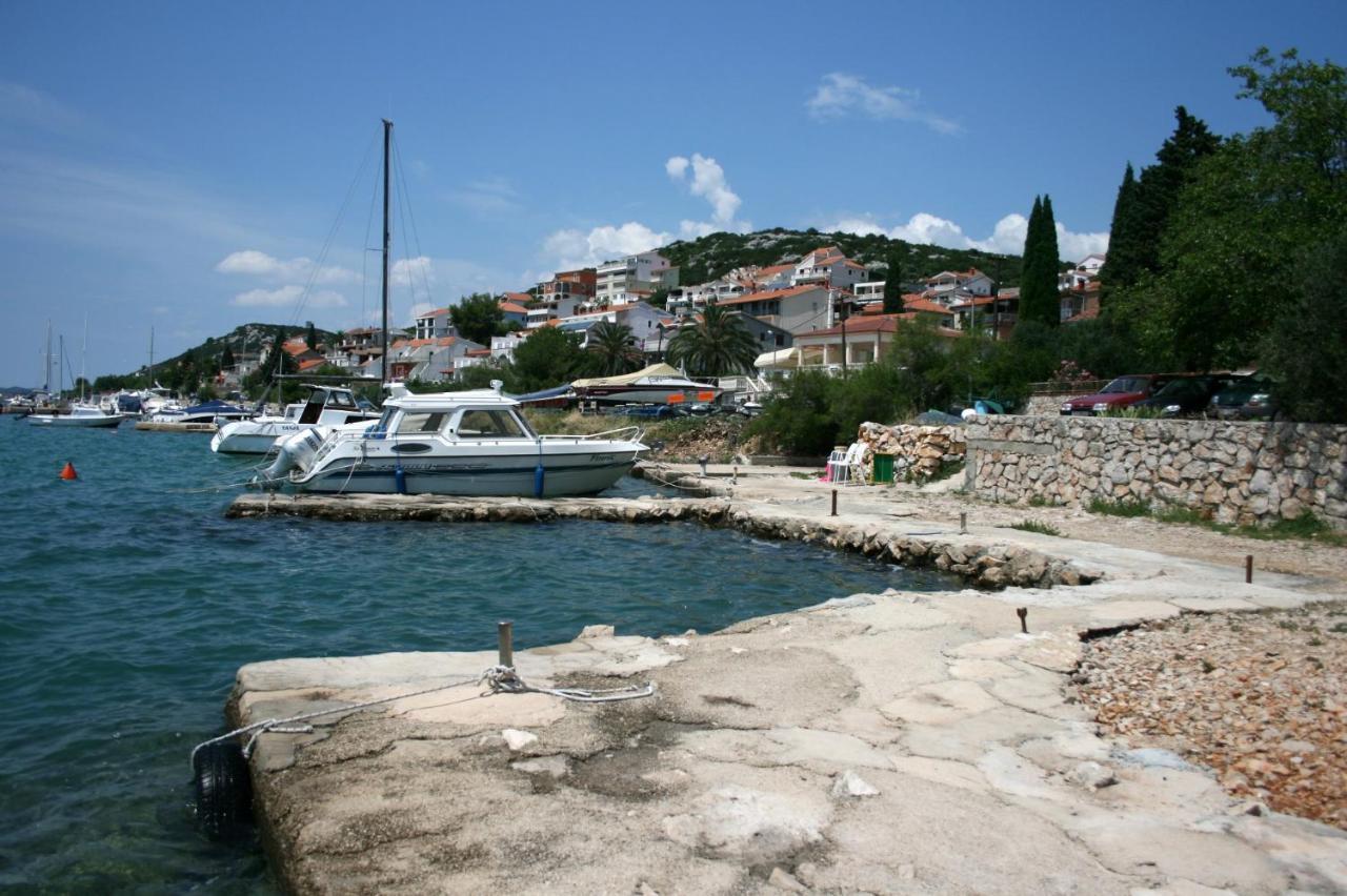 Apartments By The Sea Tisno, Murter - 5141 Buitenkant foto