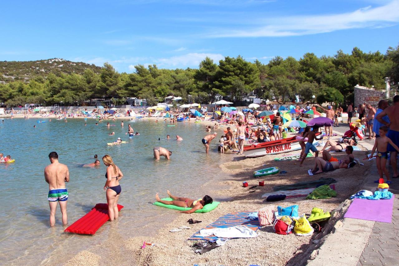 Apartments By The Sea Tisno, Murter - 5141 Buitenkant foto