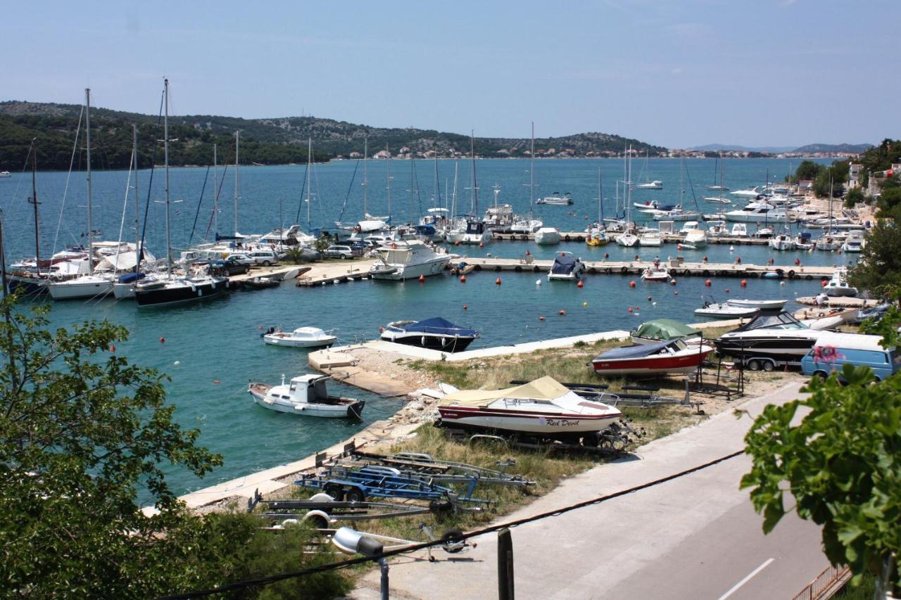 Apartments By The Sea Tisno, Murter - 5141 Buitenkant foto