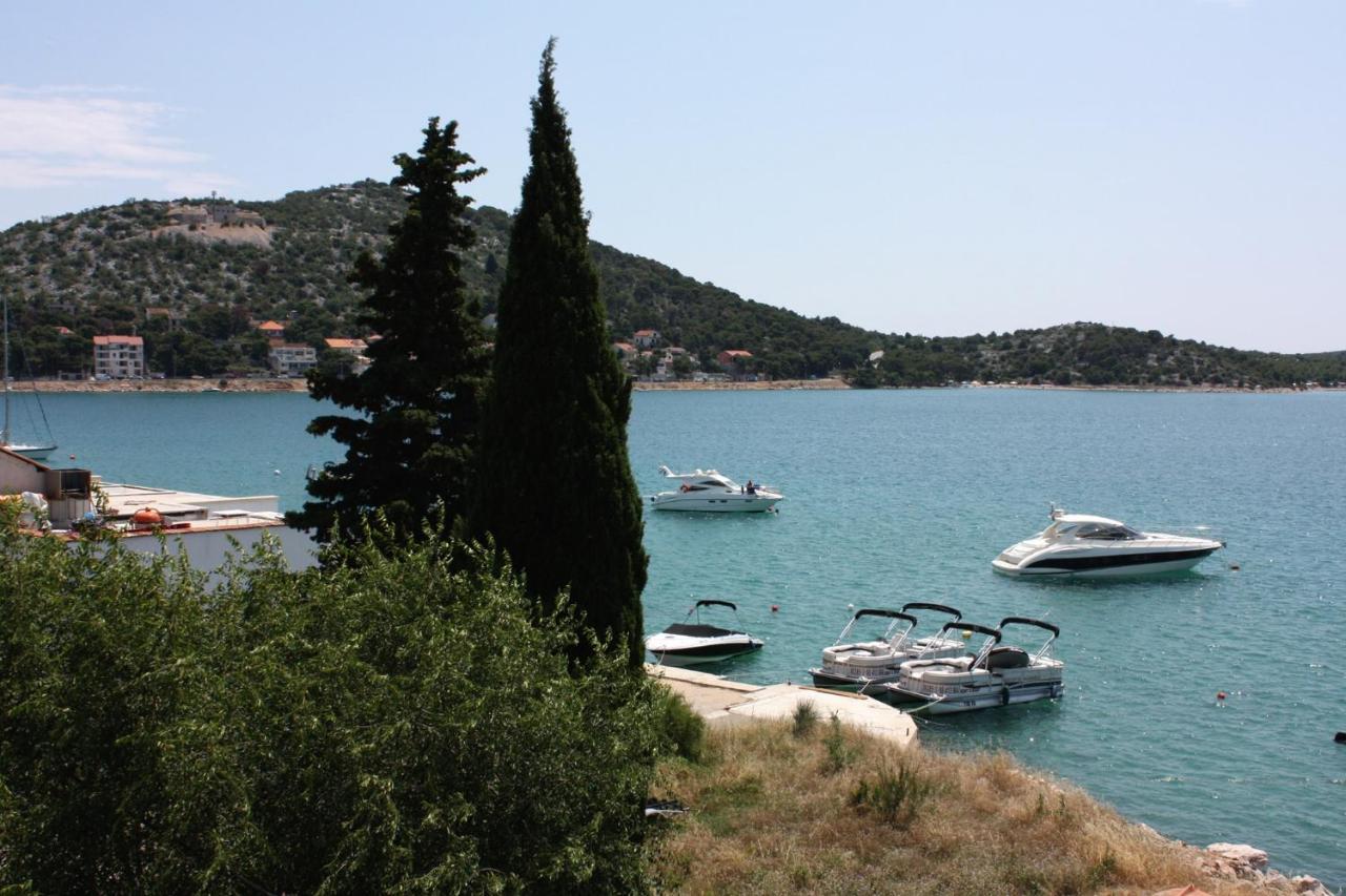 Apartments By The Sea Tisno, Murter - 5141 Buitenkant foto